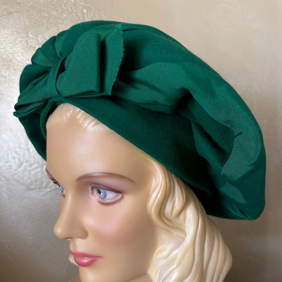 SPLENDID 1960s' DESIGNER EMERALD GREEN TAM & GROSGRAIN HAT - Picture 8 of 14